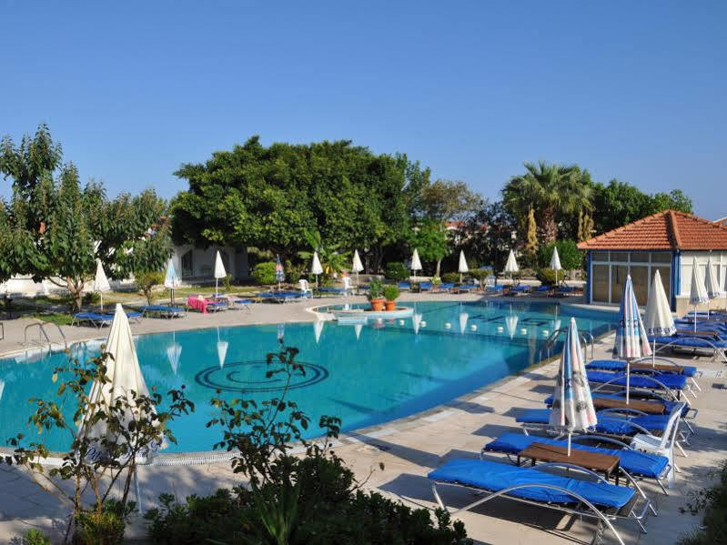 Sempati Hotel Lapithos  Exterior foto